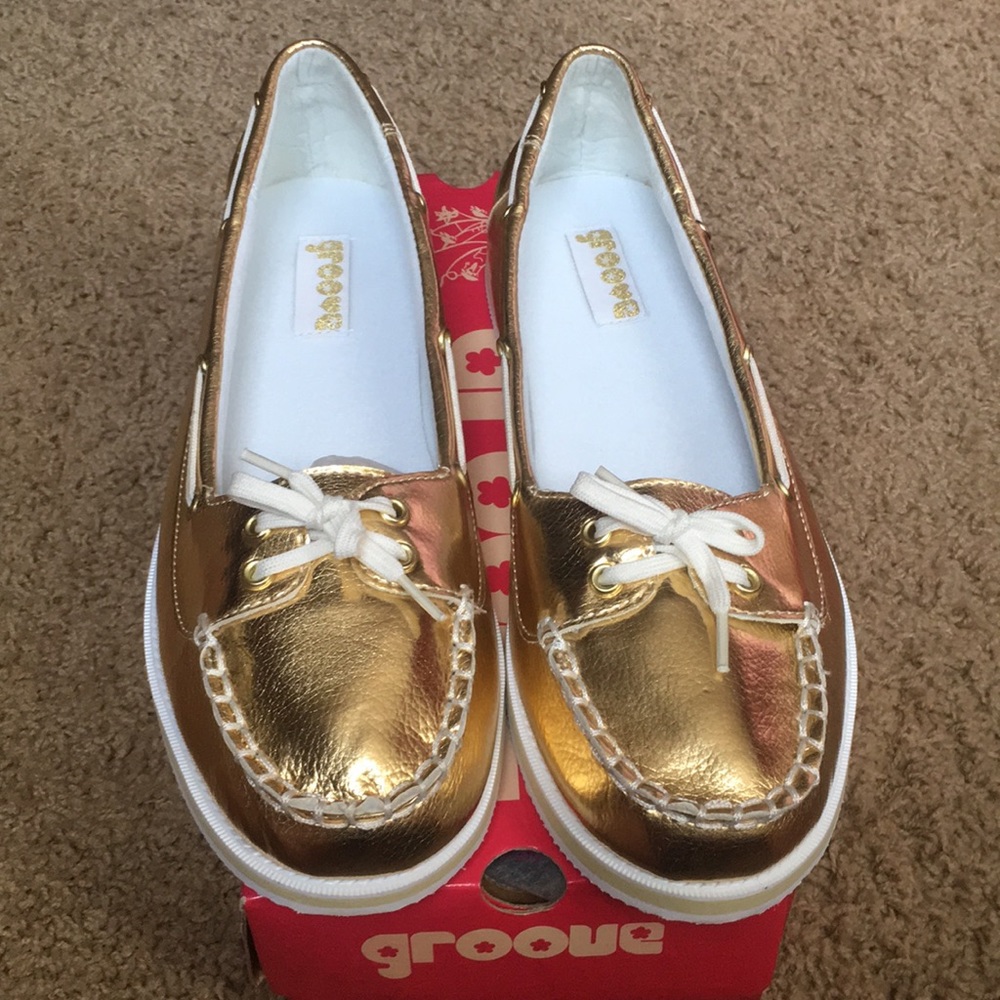 NWT Women's Gold Loafers (size 10)